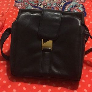 Sereta vintage black shoulder/crossbody bag.